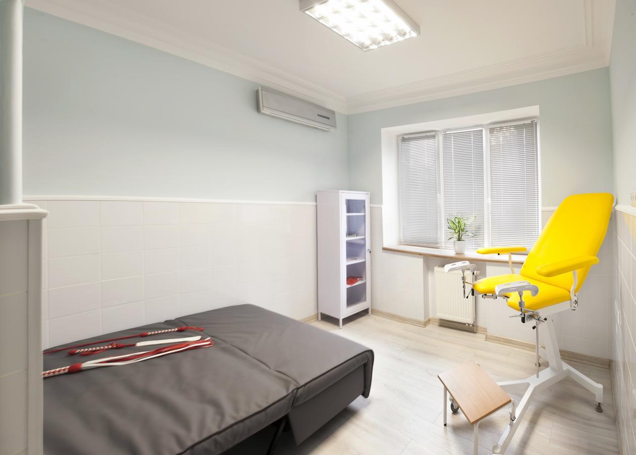 Dating Hotel Cherry Twins (Adults Only) Киев Екстериор снимка